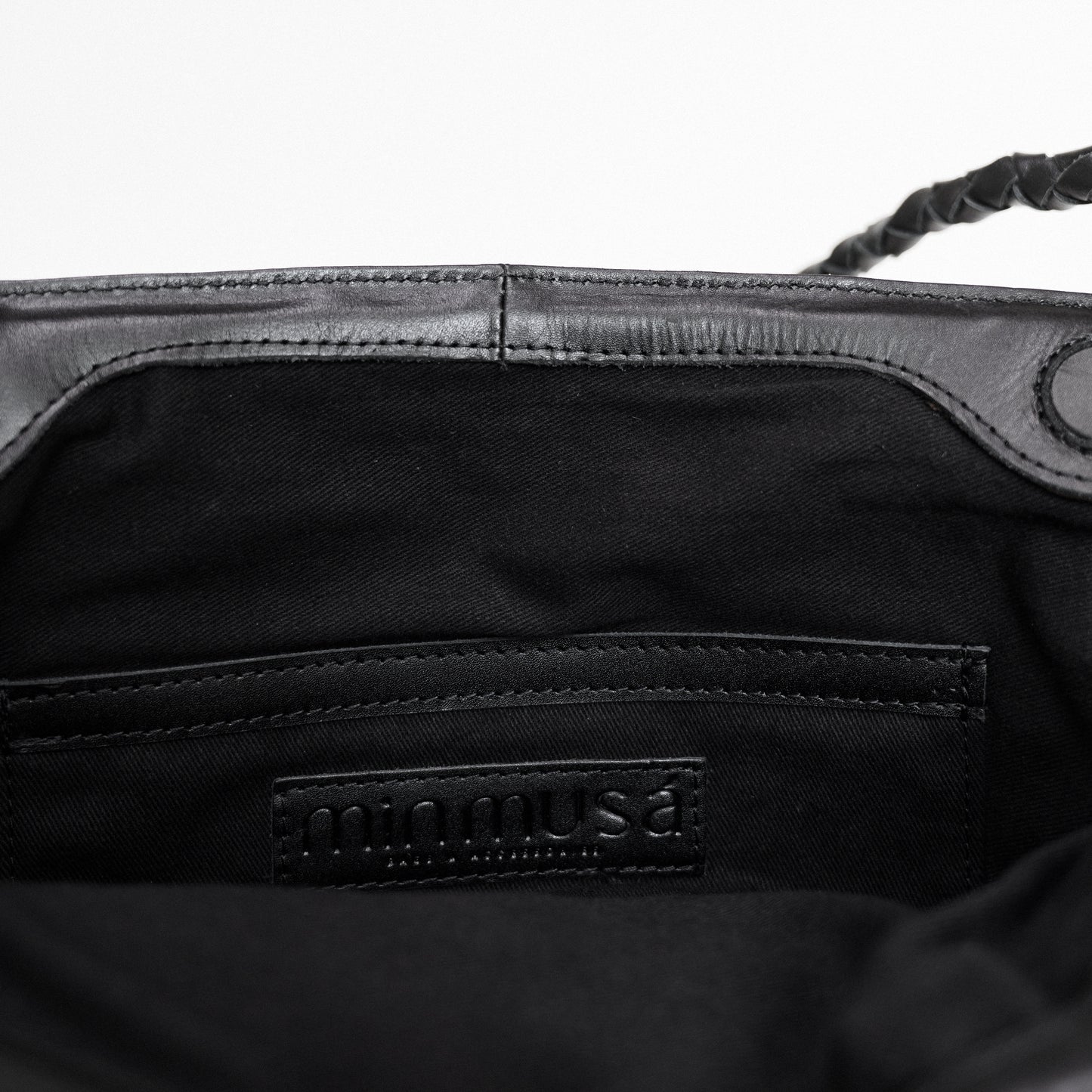 BUSTINA BLACK