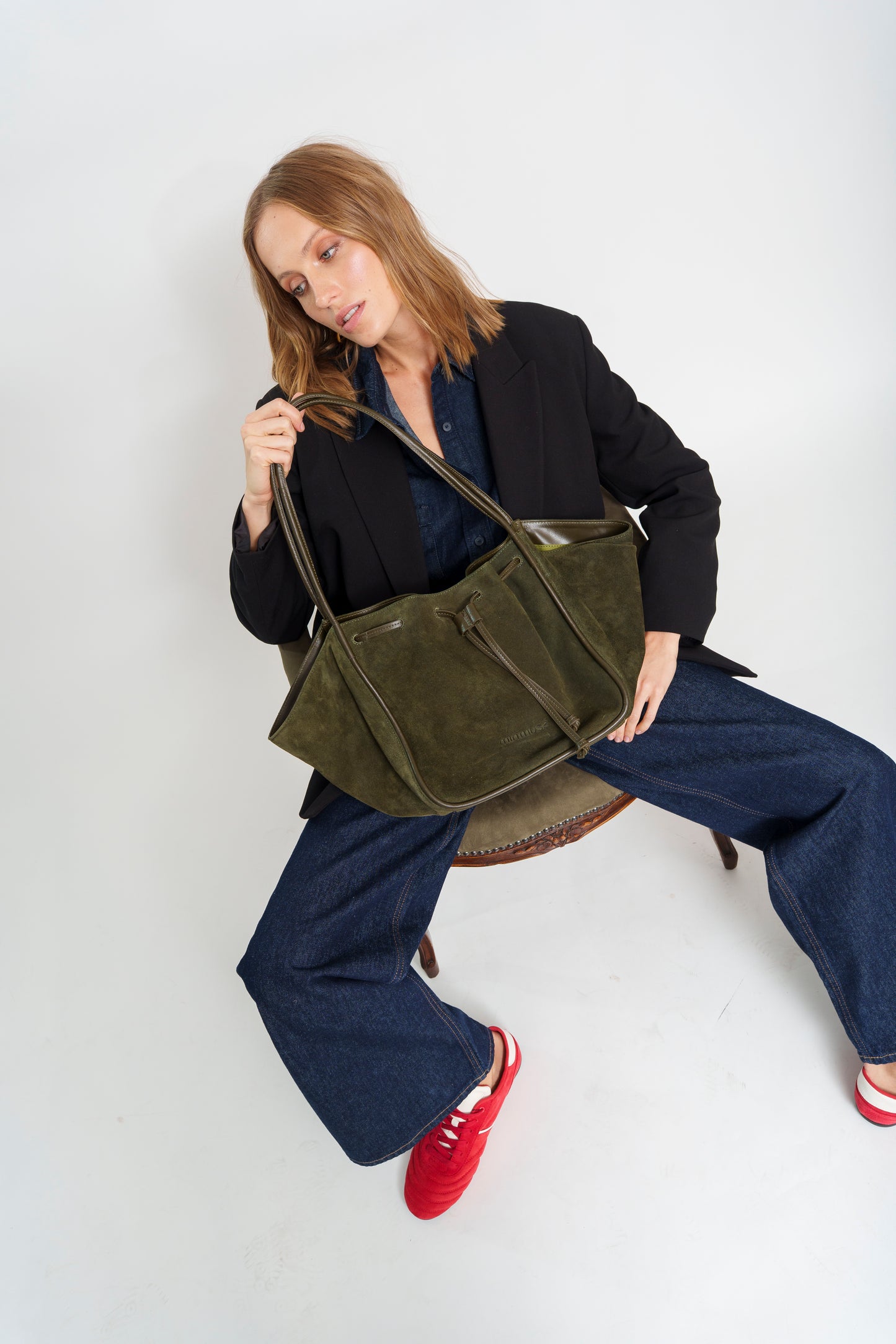 AMI SUEDE
